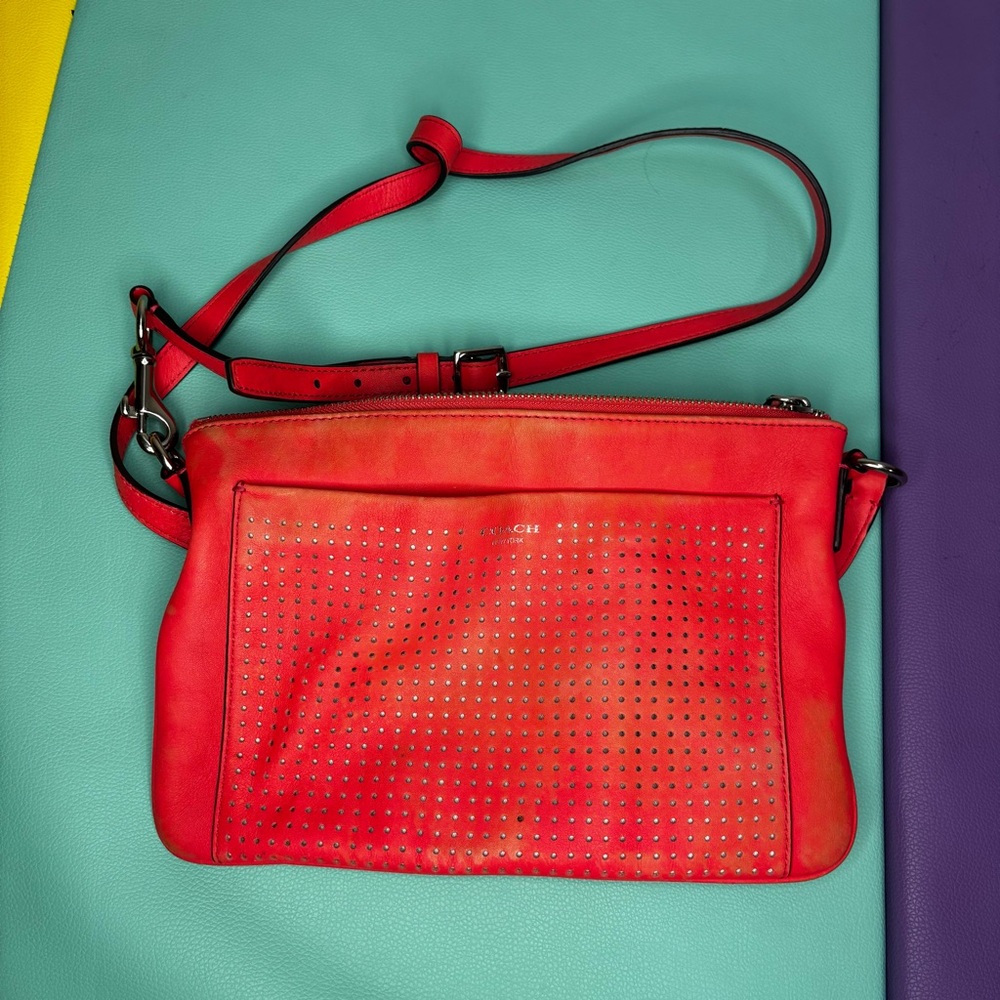 Coach Legacy Perforated East West Swingpack Bag Flawed‎